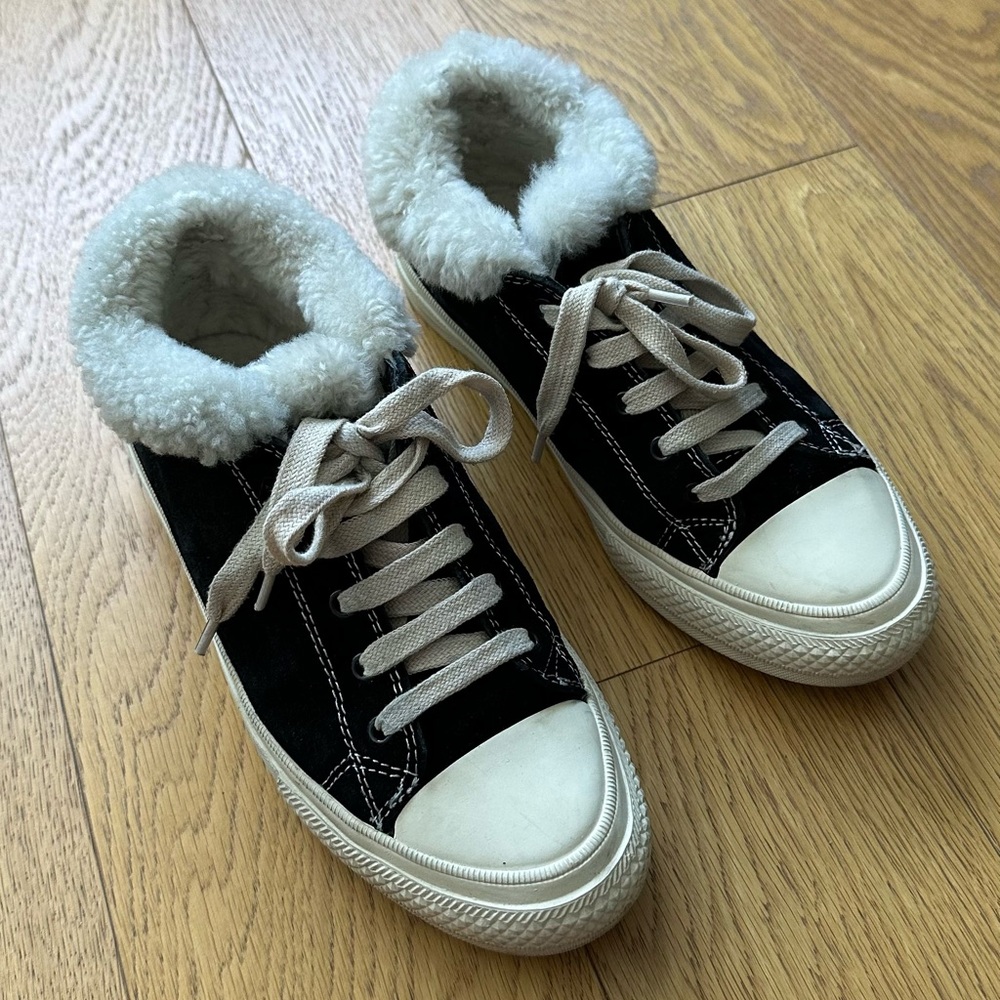 Ugg Sneakers Black Suede Sheepskin Lining Shearling Size 7